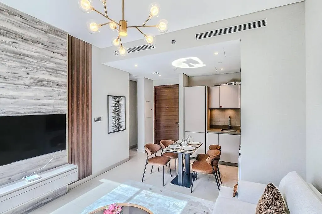 Stay By Latinem Luxury 1Br Holiday Home Cvr B3101 Near Burj Khalifa Dubai